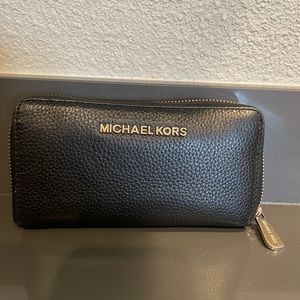 Michael Kors Saffiano Wallet